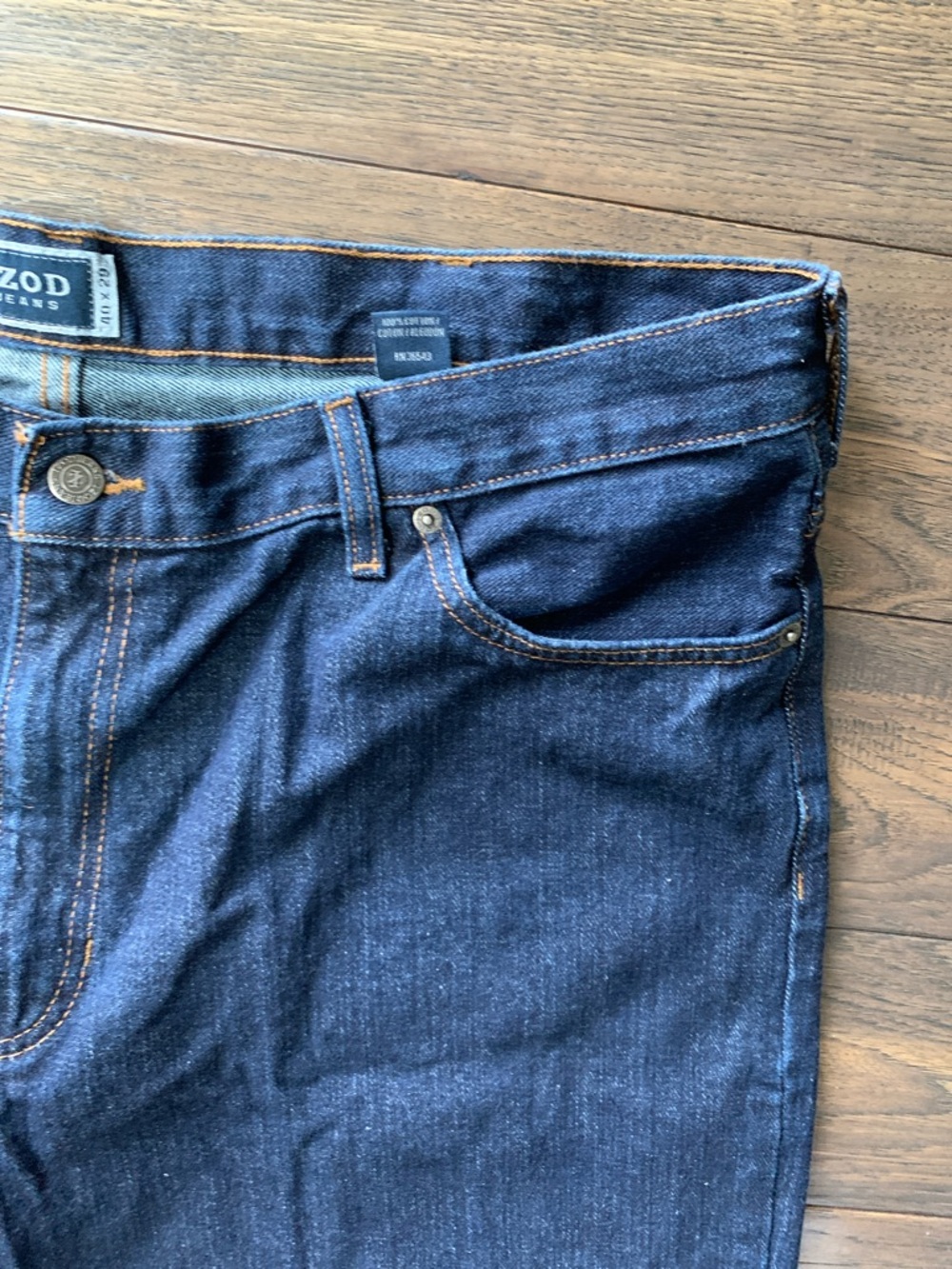 IZOD Men's Navy Straight-Leg Jeans. Pre-owned by Great condition. Size: 40x29. - Picture 5 of 10